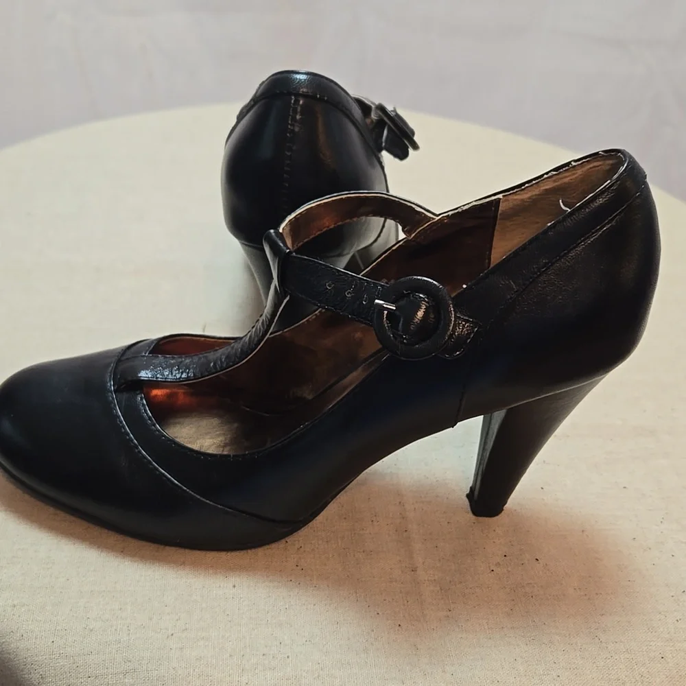 Black leather 3 inch heels size 8w,Gabriella Rocha - Picture 5 of 8